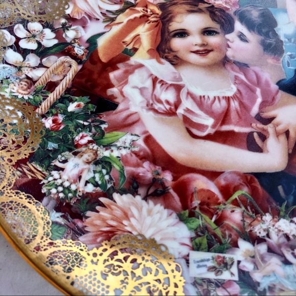 Victorian 1992 Dearest Kiss Collector's Wall Decor Art Plate - Picture 8 of 11